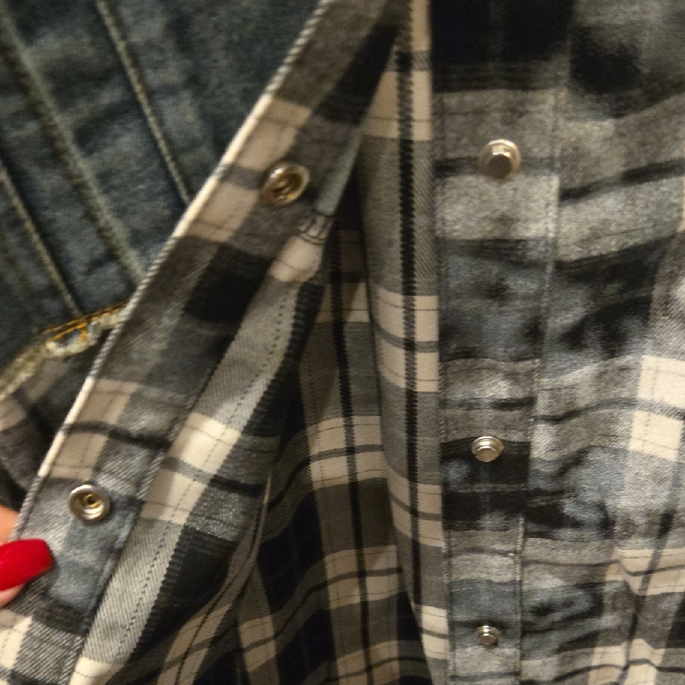 Plaid and Denim Patchwork Shirt Jacket - Picture 8 of 9